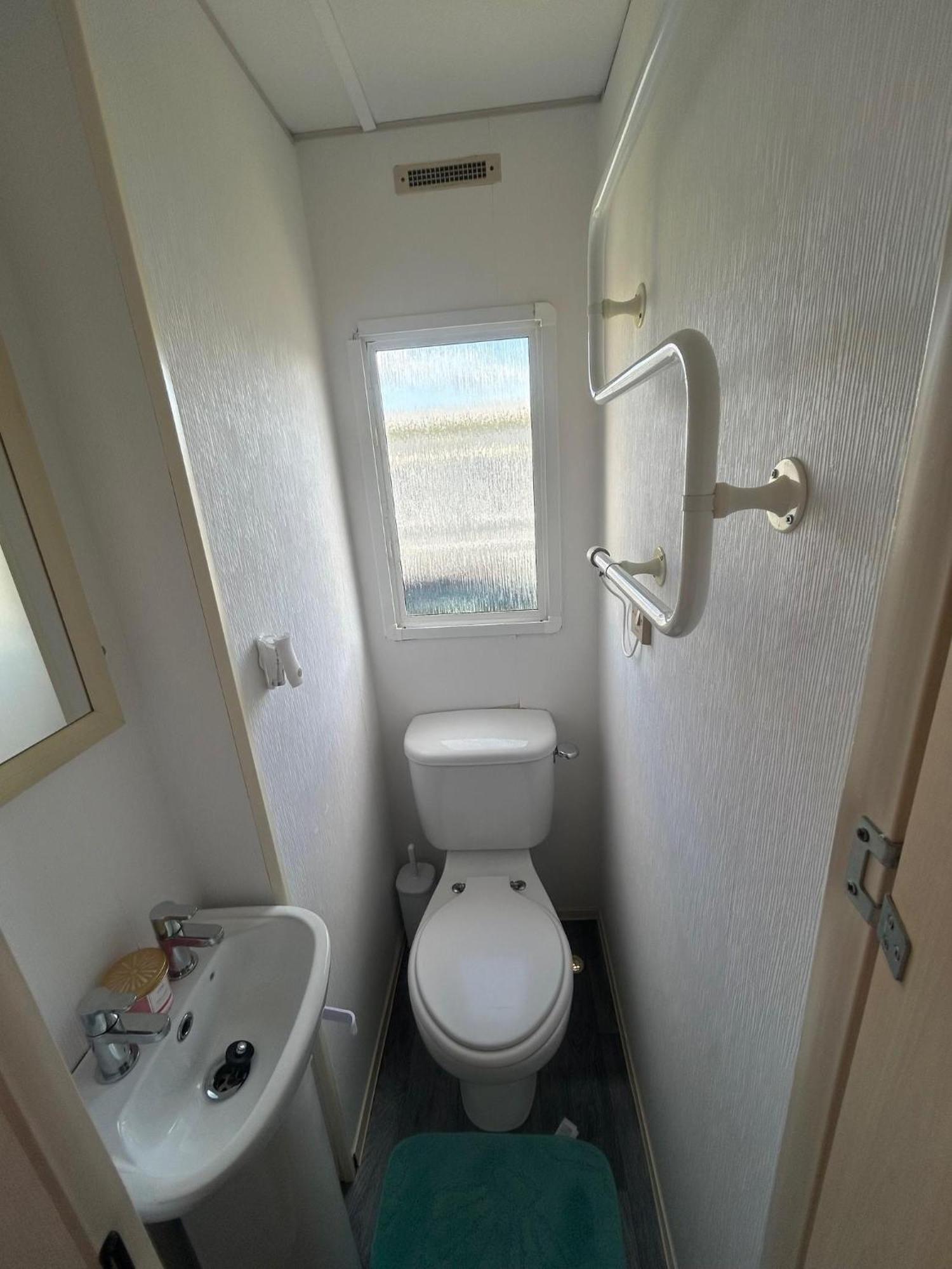 6 Berth Caravan For Hire By The Beach In Heacham, Norfolk Ref 21038C 외부 사진