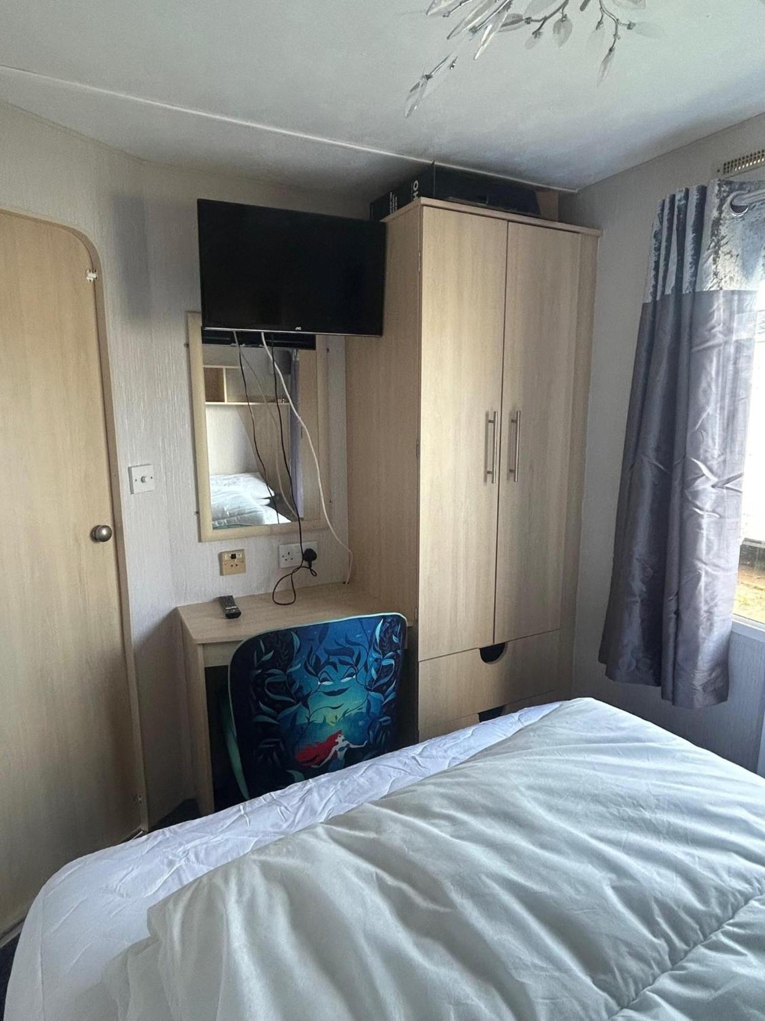6 Berth Caravan For Hire By The Beach In Heacham, Norfolk Ref 21038C 외부 사진